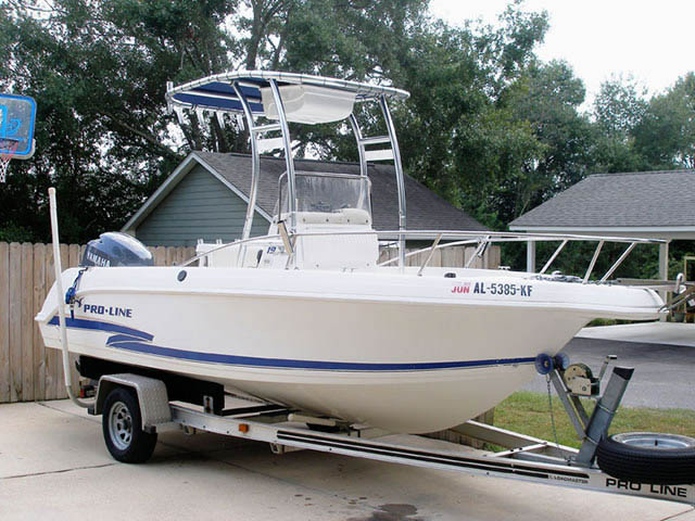 2000 Proline 19' Sport center console boat with universal ttop by Stryker T-Tops installed