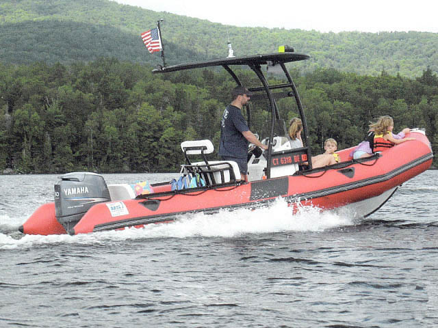 2007 Zodiac Pro16 Man center console boat with universal ttop by Stryker T-Tops installed
