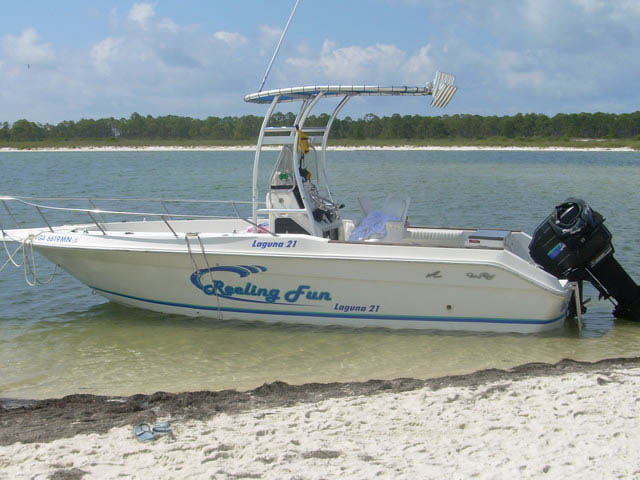 92 Sea Ray center console boat with universal ttop by Stryker T-Tops installed