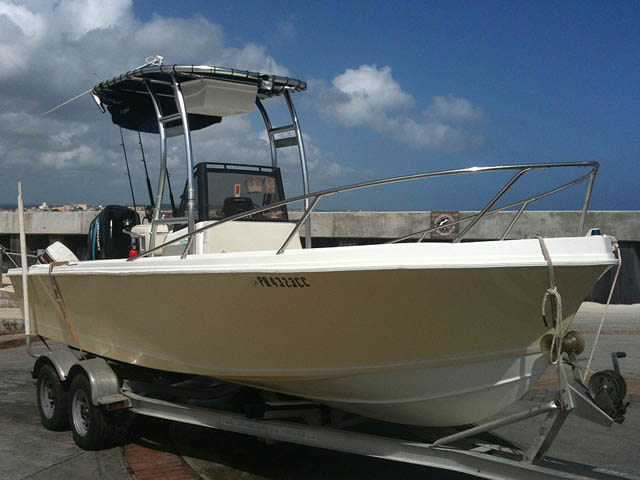 Mako 20 cc 1984 center console boat with universal ttop by Stryker T-Tops installed