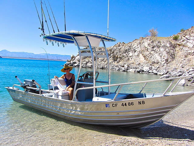 1994 Bayrunner center console boat with universal ttop by Stryker T-Tops installed